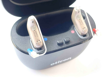 Used, Pair of Oticon Intent 1 hearing aids + Speakers 2/85db + Smart charger
